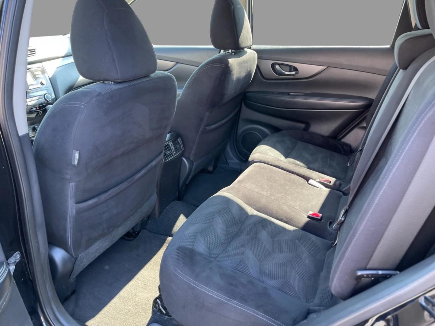 2014 Black /Black Nissan Rogue SV AWD (5N1AT2MV7EC) with an 2.5L I4 DOHC 16V engine, Automatic transmission, located at 11115 Chardon Rd. , Chardon, OH, 44024, (440) 214-9705, 41.580246, -81.241943 - Photo#31